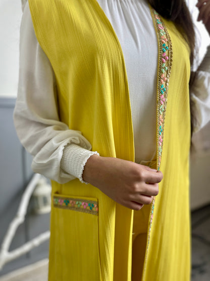 Yellow vest